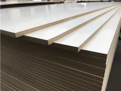 לוח MDF מלמין לבן